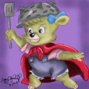 Meet your Posher, Holly