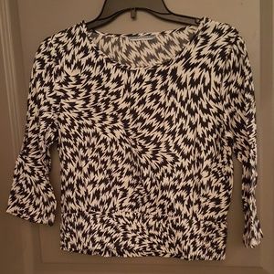 Black and White Top🔴