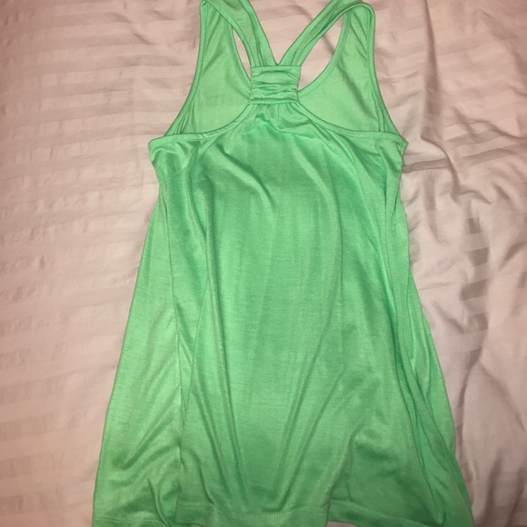 Loose, Long Green Tank Top - Picture 2 of 3