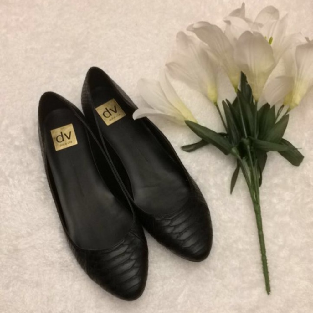 Dolce Vita black flats
