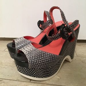 Snake printed platforms