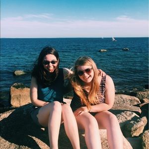 Meet your Posher, Danielle