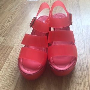 Refresh Pink Jelly Platform Sandals