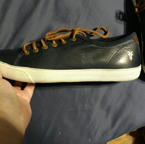 frye chamber low navy