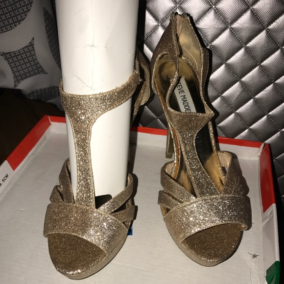 STEVE MADDEN Gold Glitter Heels - Picture 2 of 3