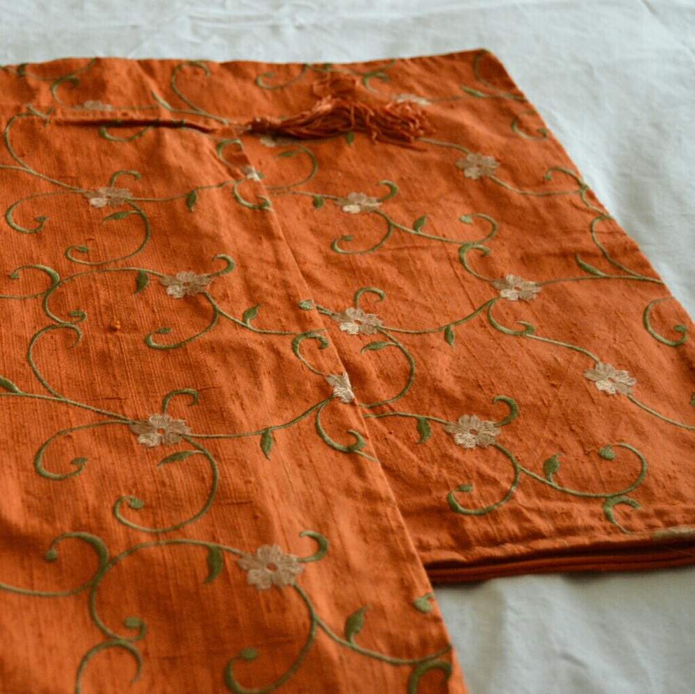 NEW🎉 Set of 2 orange Pillow cover