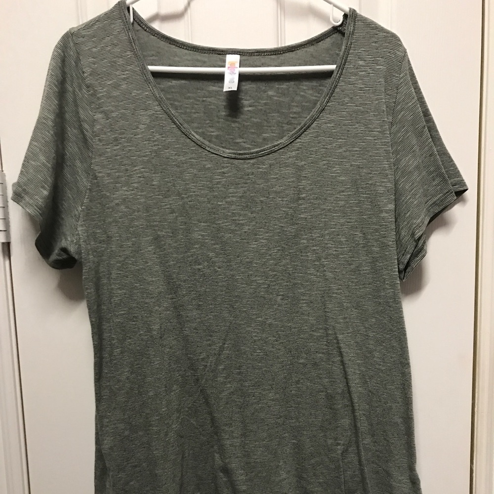 Lularoe Classic Tee Size XL