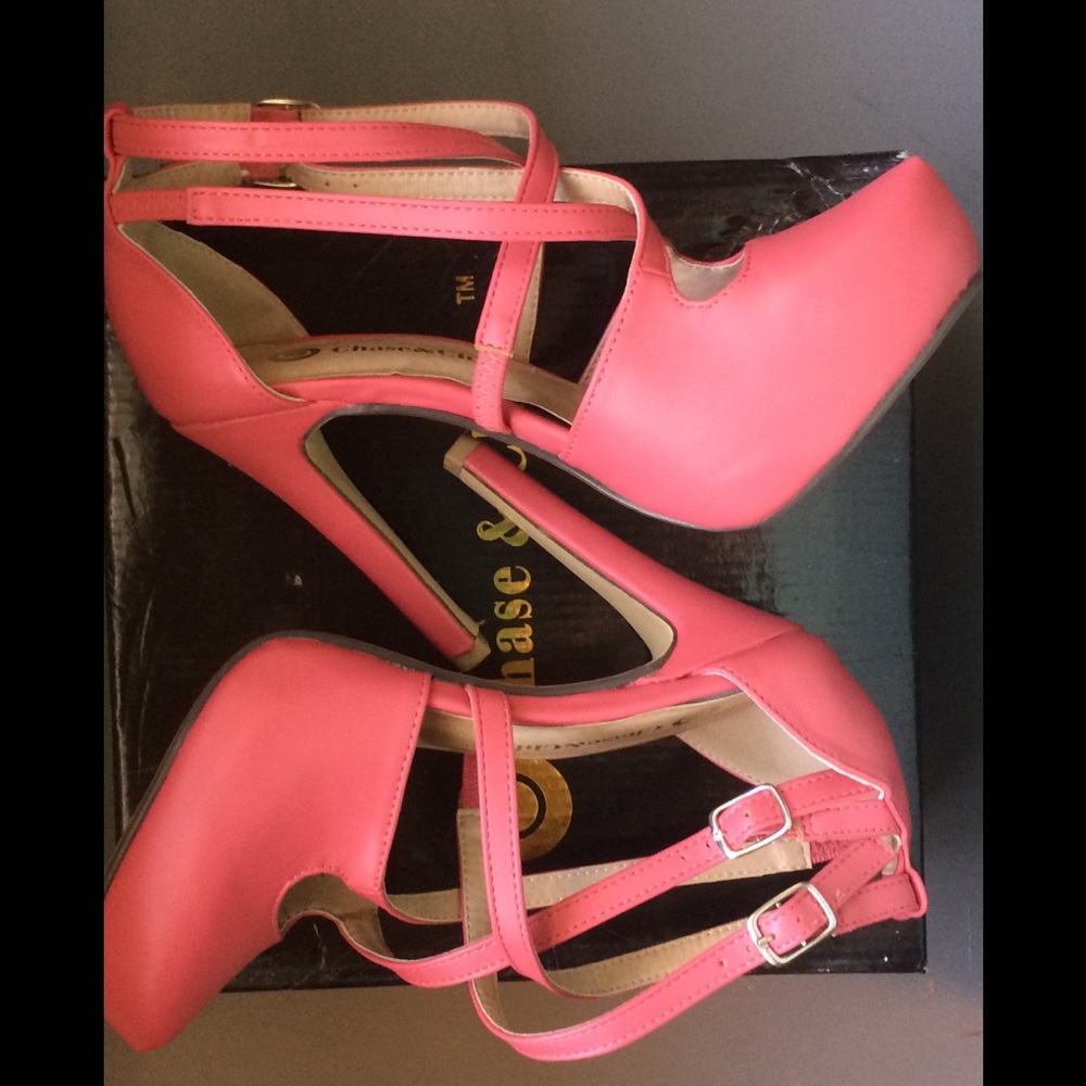 Chase & Chloe - Gorgeous, sexy coral pink heels.