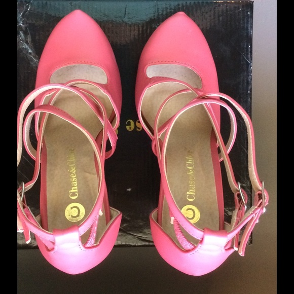 Chase & Chloe - Gorgeous, sexy coral pink heels. - Picture 2 of 5