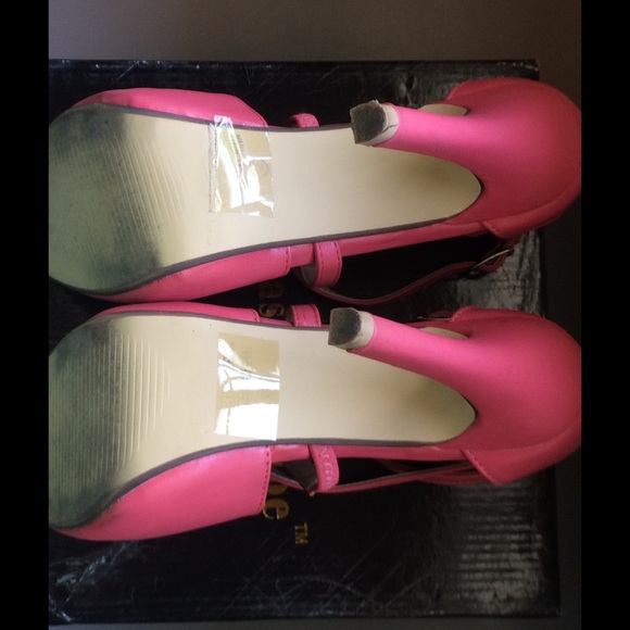 Chase & Chloe - Gorgeous, sexy coral pink heels. - Picture 3 of 5