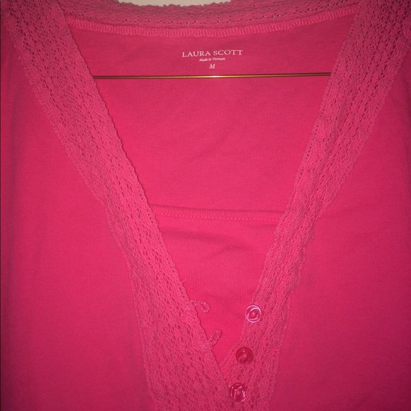 Laura Scott t shirt - Picture 2 of 2