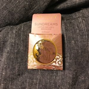 Pacifica Sunderland Lotus Infused Bronzer