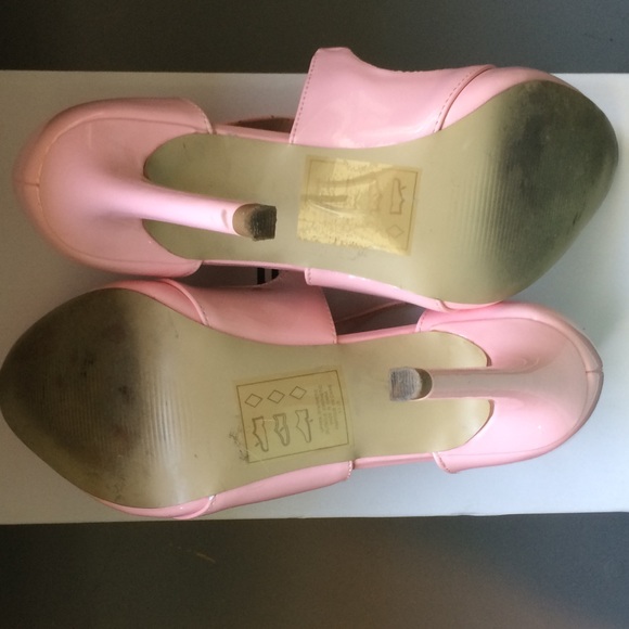 🌸HOST PICK🌸 Shoe Dazzle - Light pink heels - Picture 4 of 5