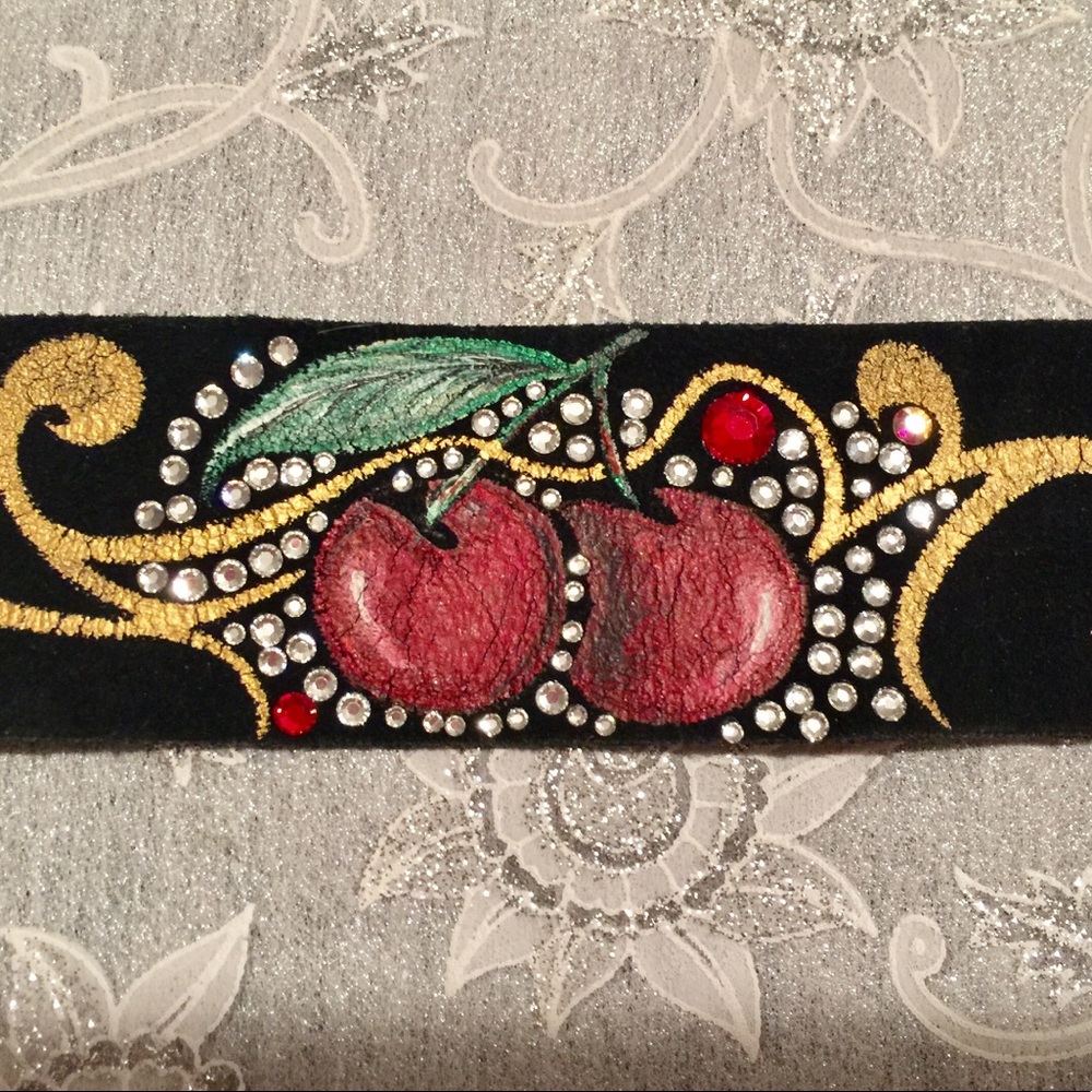 Bracelet Suede Hand-Painted Cherry & Swarovski 🍒