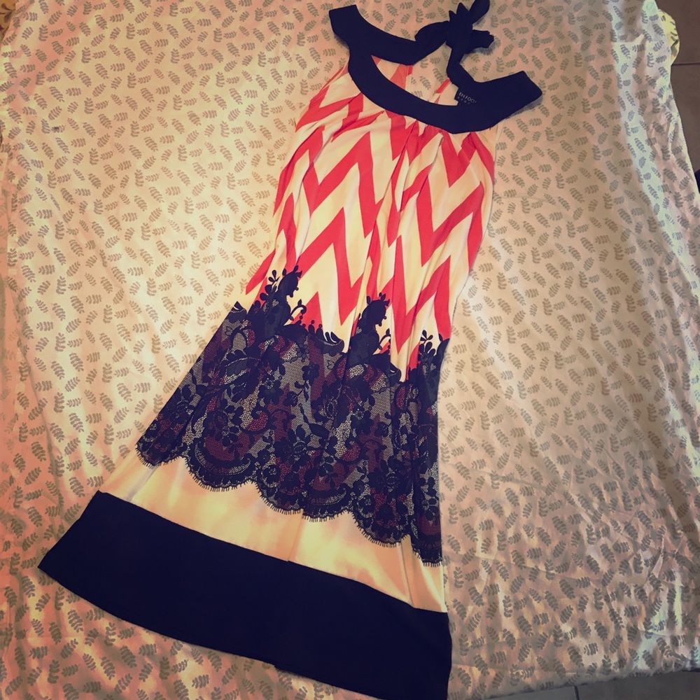 RED WHITE AND BLACK CHEVRON DRESS❤️