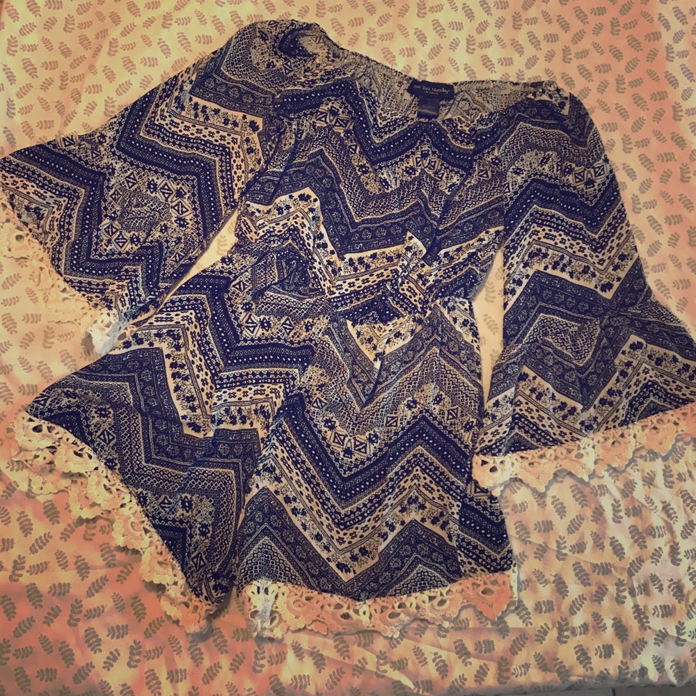 LONG SLEEVE LACE ROMPER