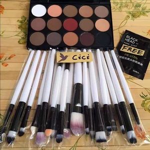 🌹🌹20pcs Brushes/Eyeshadow Palette/2pc Masks
