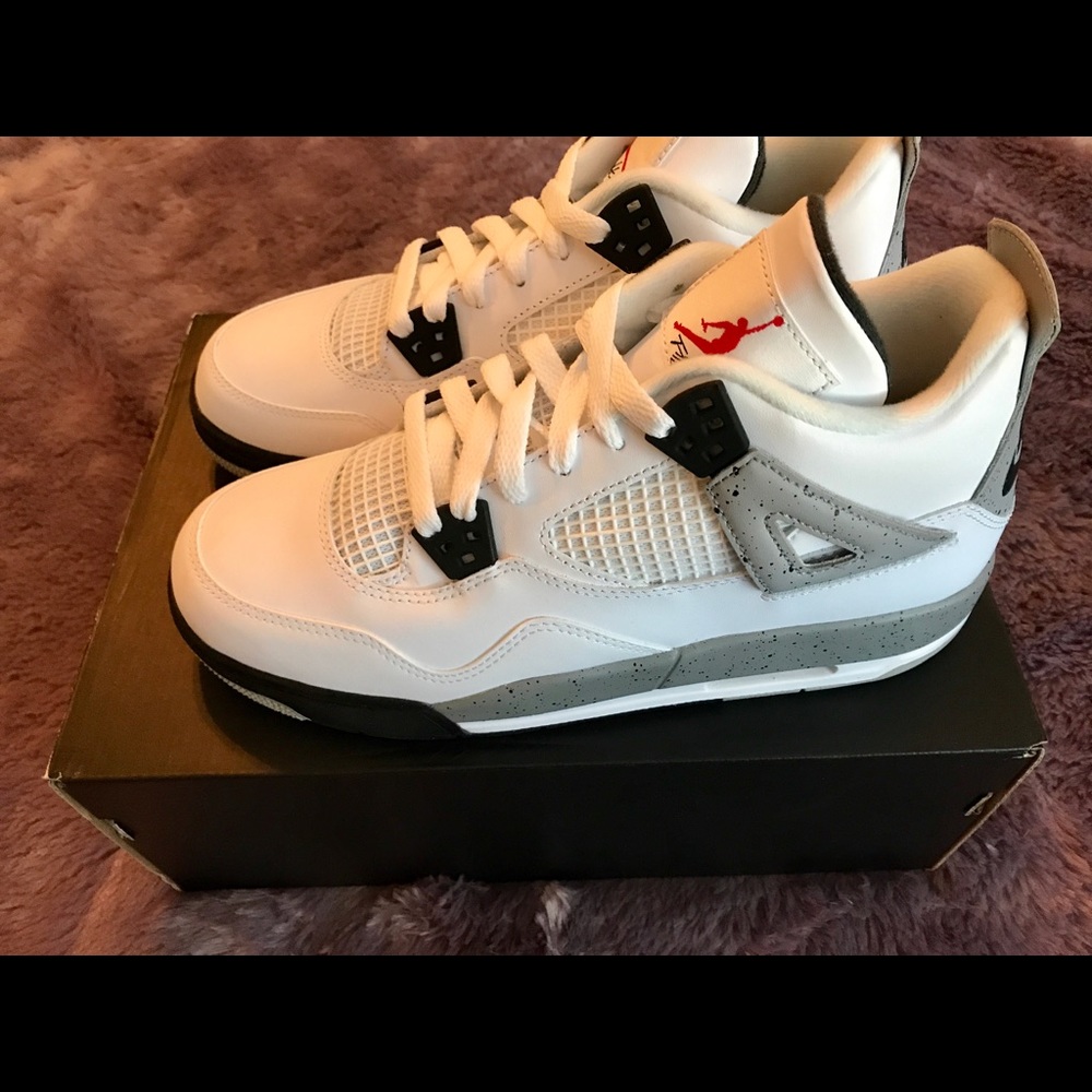 NEW!! Nike Air Jordan Retro 4 Cement GS Size 6.5y - Picture 5 of 6