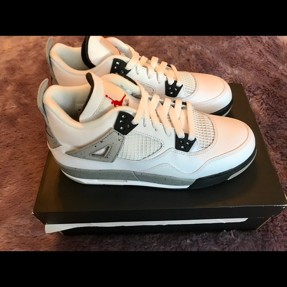 NEW!! Nike Air Jordan Retro 4 Cement GS Size 6.5y - Picture 3 of 6