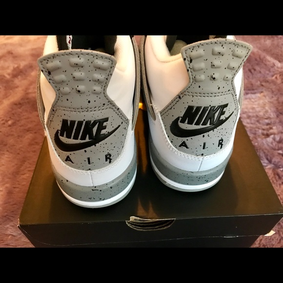 NEW!! Nike Air Jordan Retro 4 Cement GS Size 6.5y - Picture 4 of 6