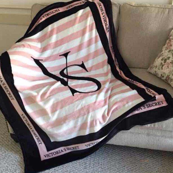 🌹🌹New VS Blanket - Picture 3 of 3