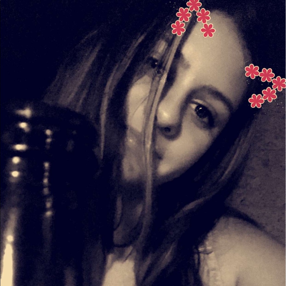Meet your Posher, Nadia