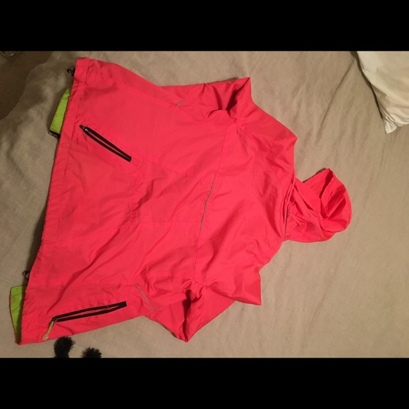 New Balance hot pink rain jacket - Picture 2 of 3