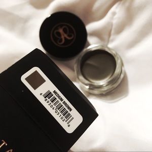 Anastasia dip brow