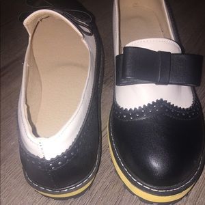 B&W 'wingtip' shoes. Brand new