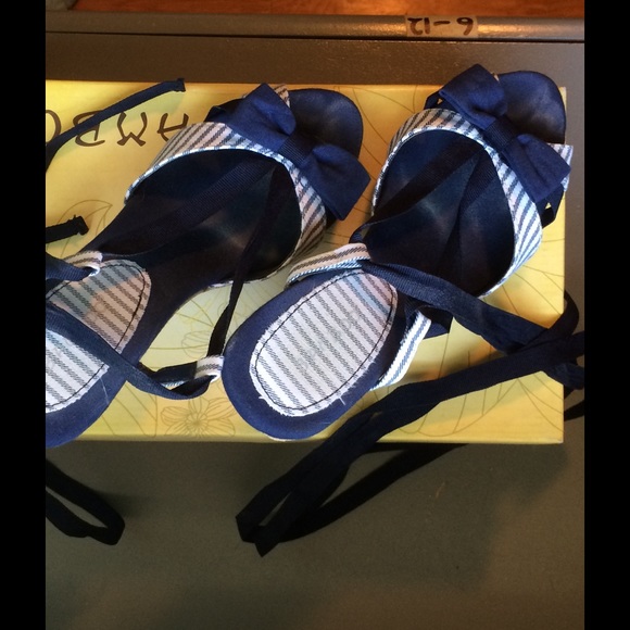 🌹 HOST PICK 🌹 - Bamboo - Super lace up wedges - Picture 3 of 6