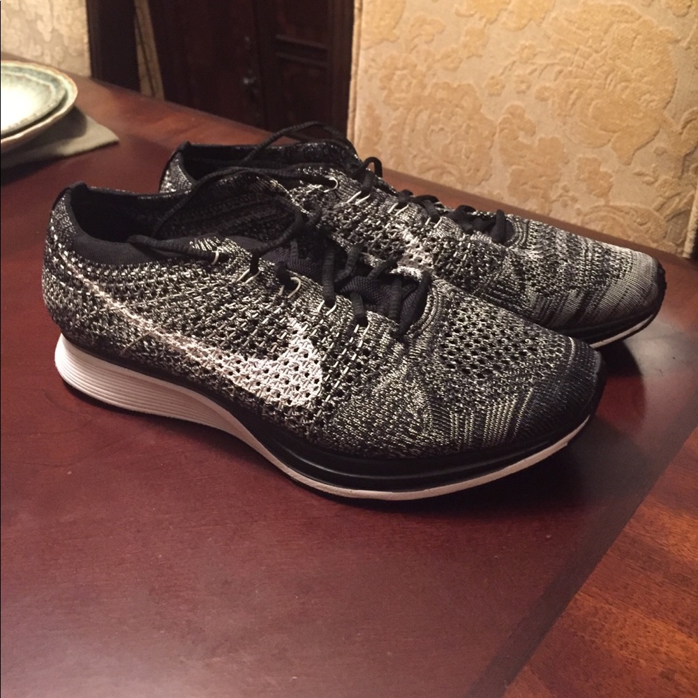 Nike "Oreo" Flyknit Racer Size Men 8 Women 9.5