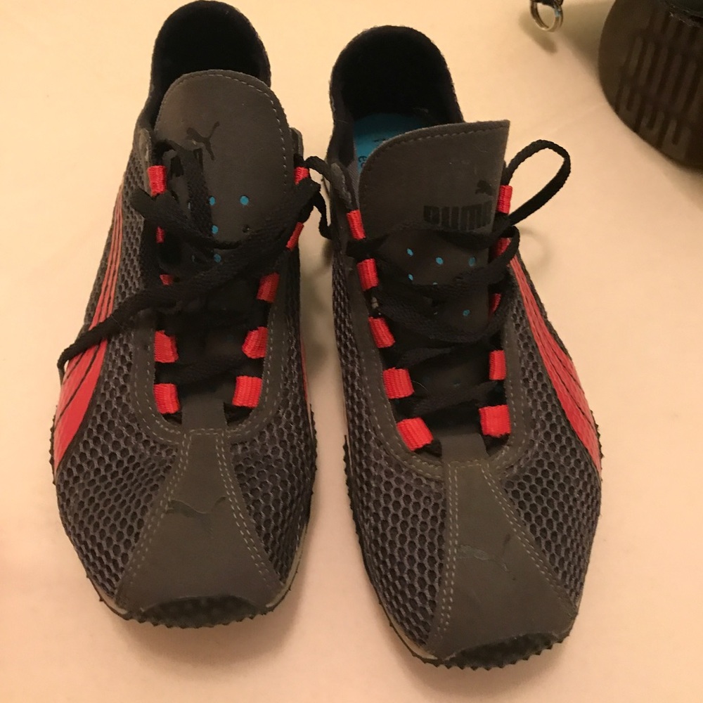 Pumas running shoes
