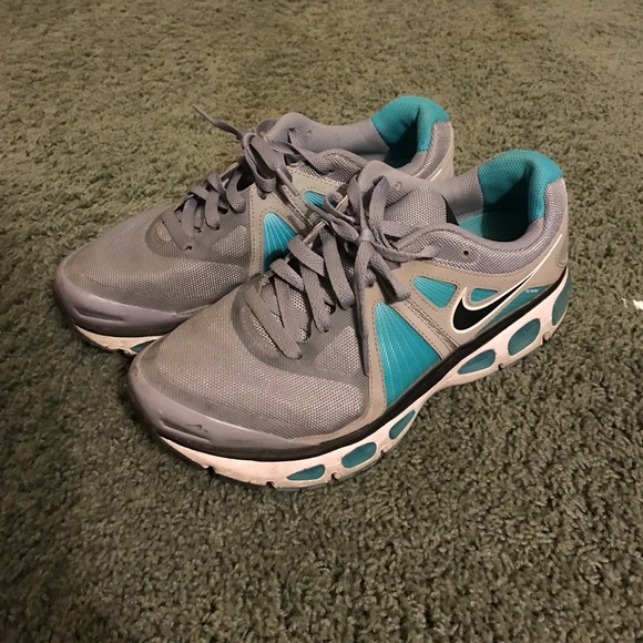 Nike Shoes - Nike air max tennis shoes.
