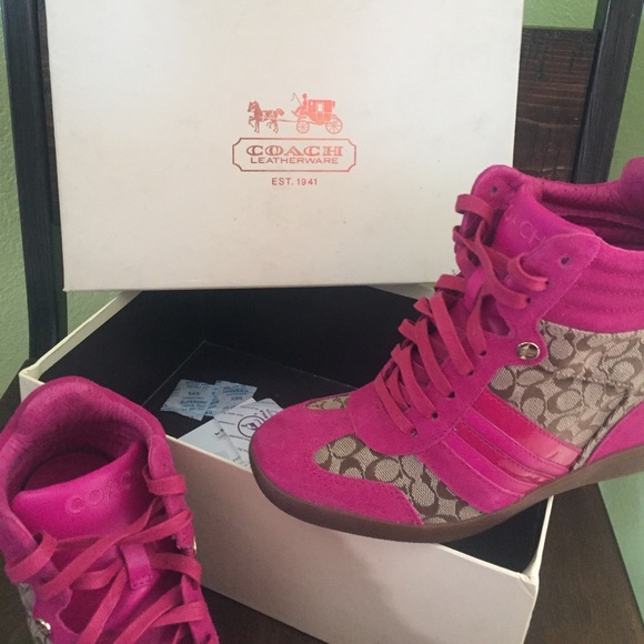 Shoes - Picture 2 of 3