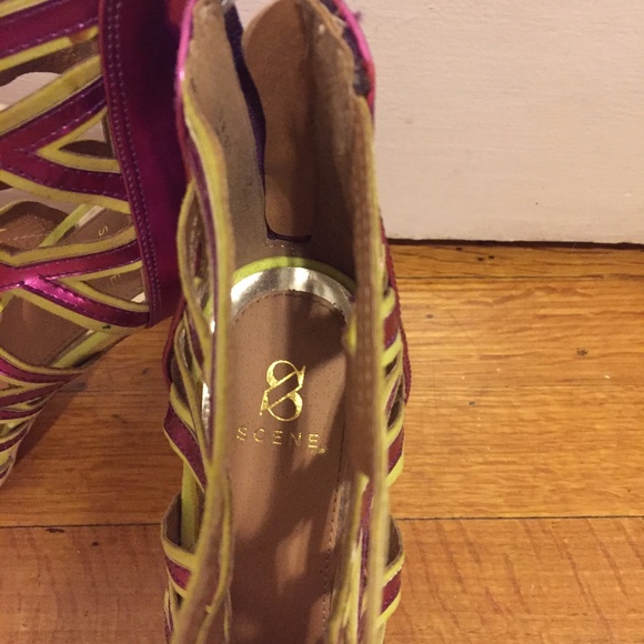 Sexy Neon Pumps - Picture 4 of 4