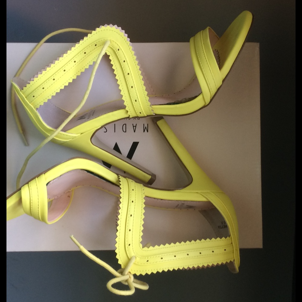 Shoe Dazzle - Great bright yellow heels with laces