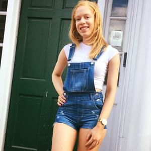 Meet your Posher, Alexis