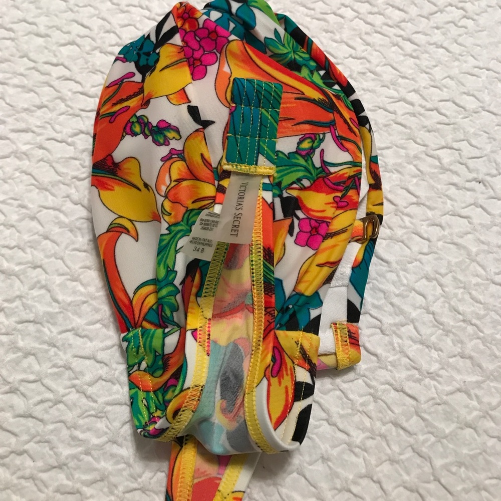 Victoria Secret tropical top. - Picture 3 of 3
