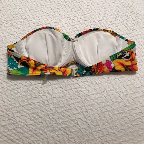 Victoria Secret tropical top. - Picture 2 of 3