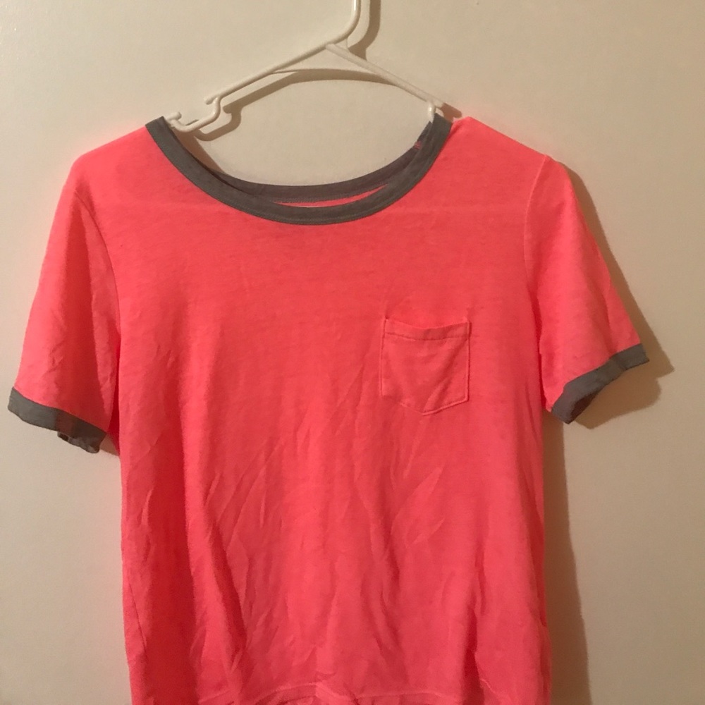 pink top