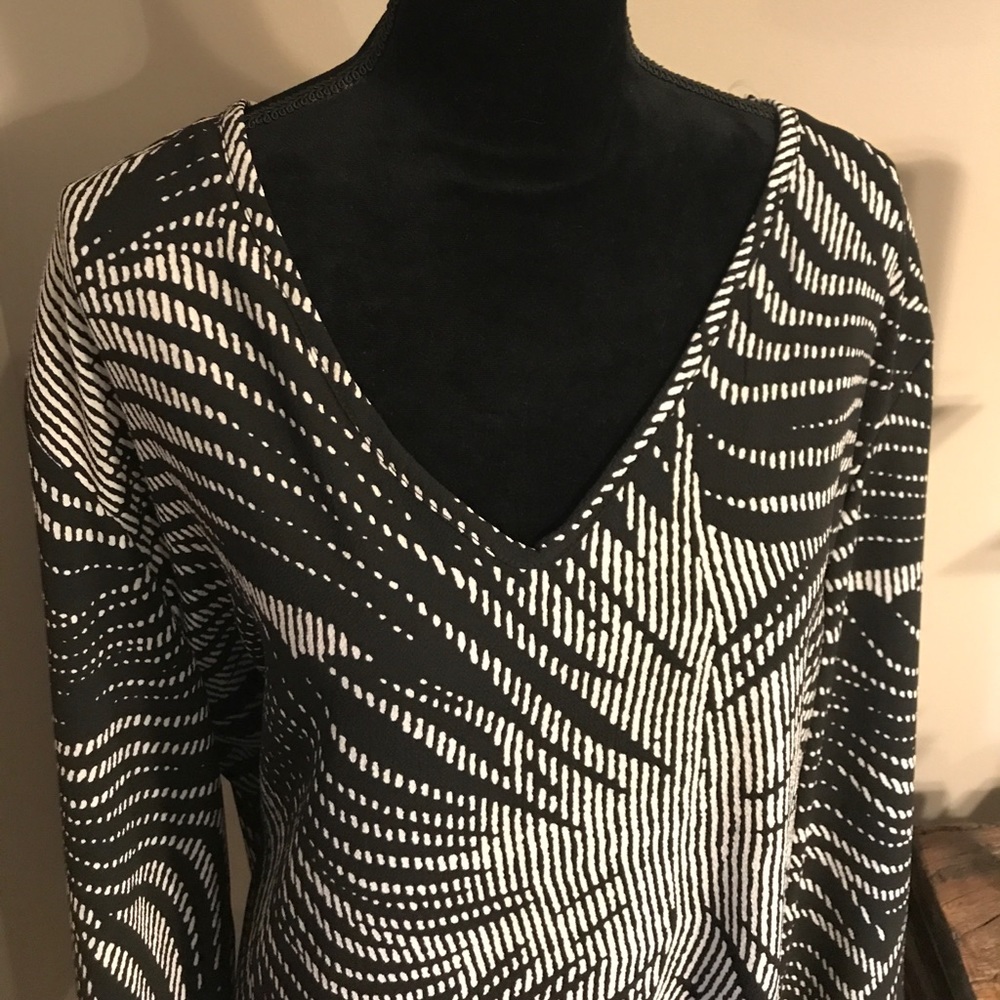 NWT J. Valdi Printed Cover-Up!!