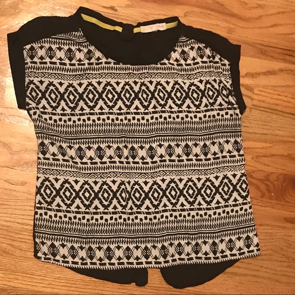 Cute Aztec printed top (buttons on back)