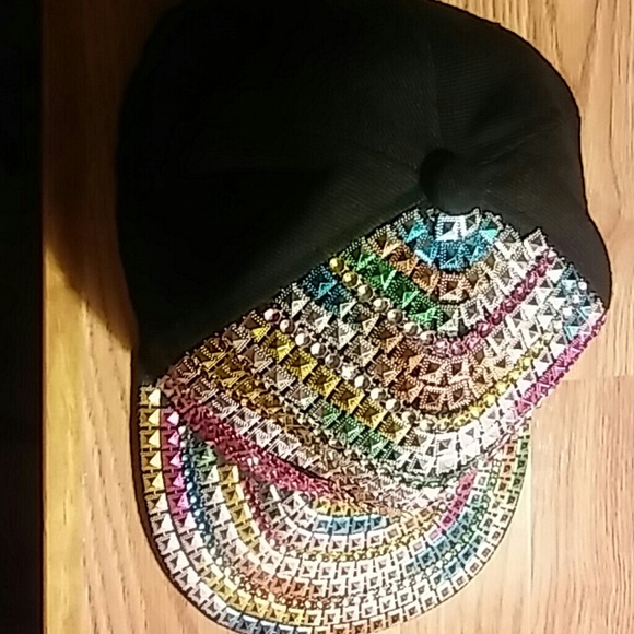 Multicolored bedazzled cap w/adjustable sizer - Picture 2 of 3