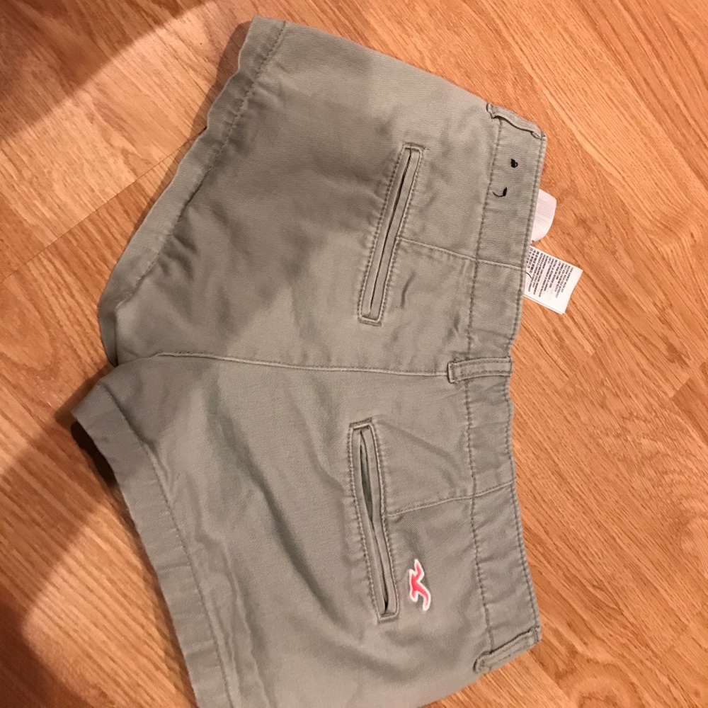 Shorts - Picture 2 of 3