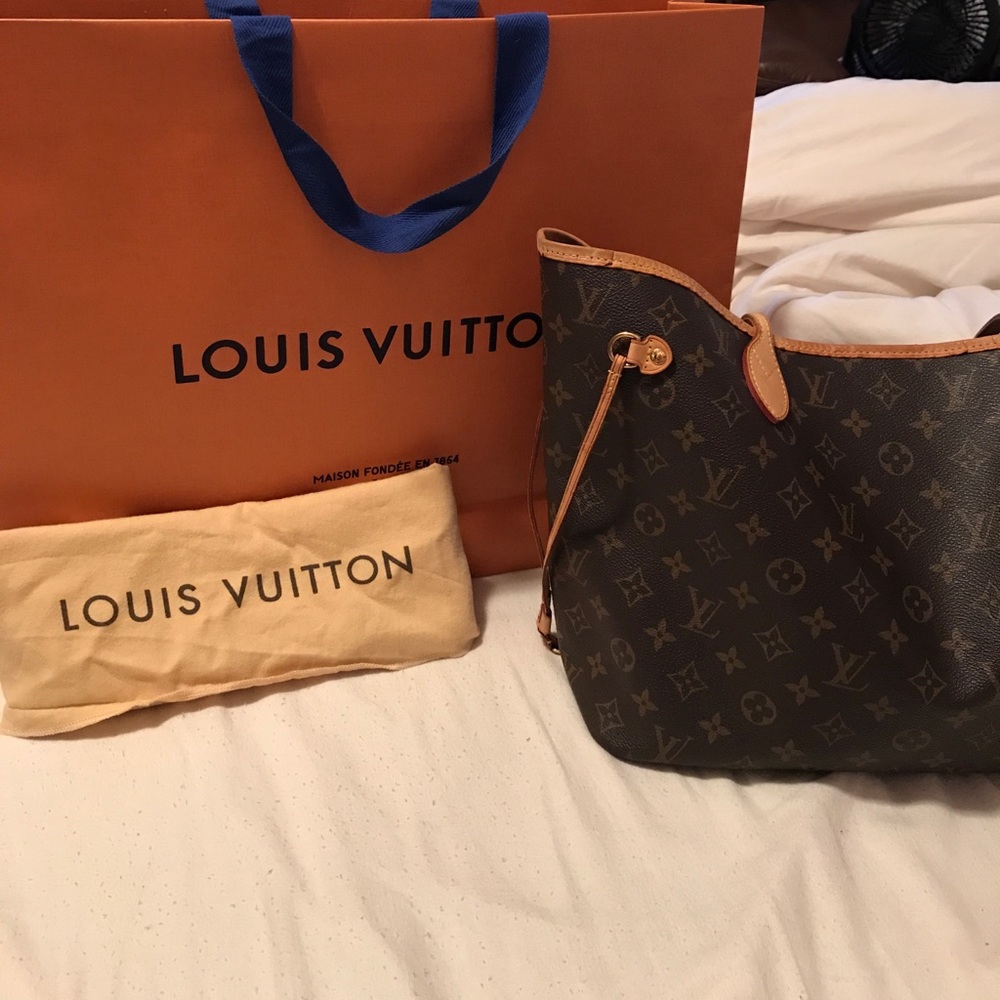 Authentic Louis Vuitton Neverfull MM