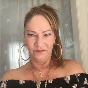 Meet your Posher, Janet