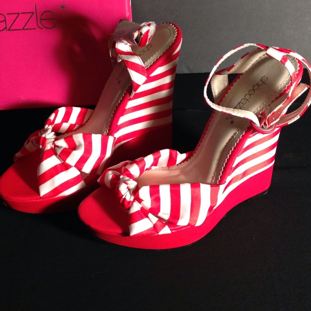 Shoedazzle red-white striped platform sandals NIB