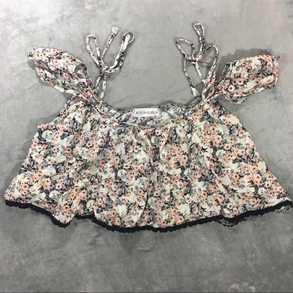 4TH AND ELM Floral Crop Top