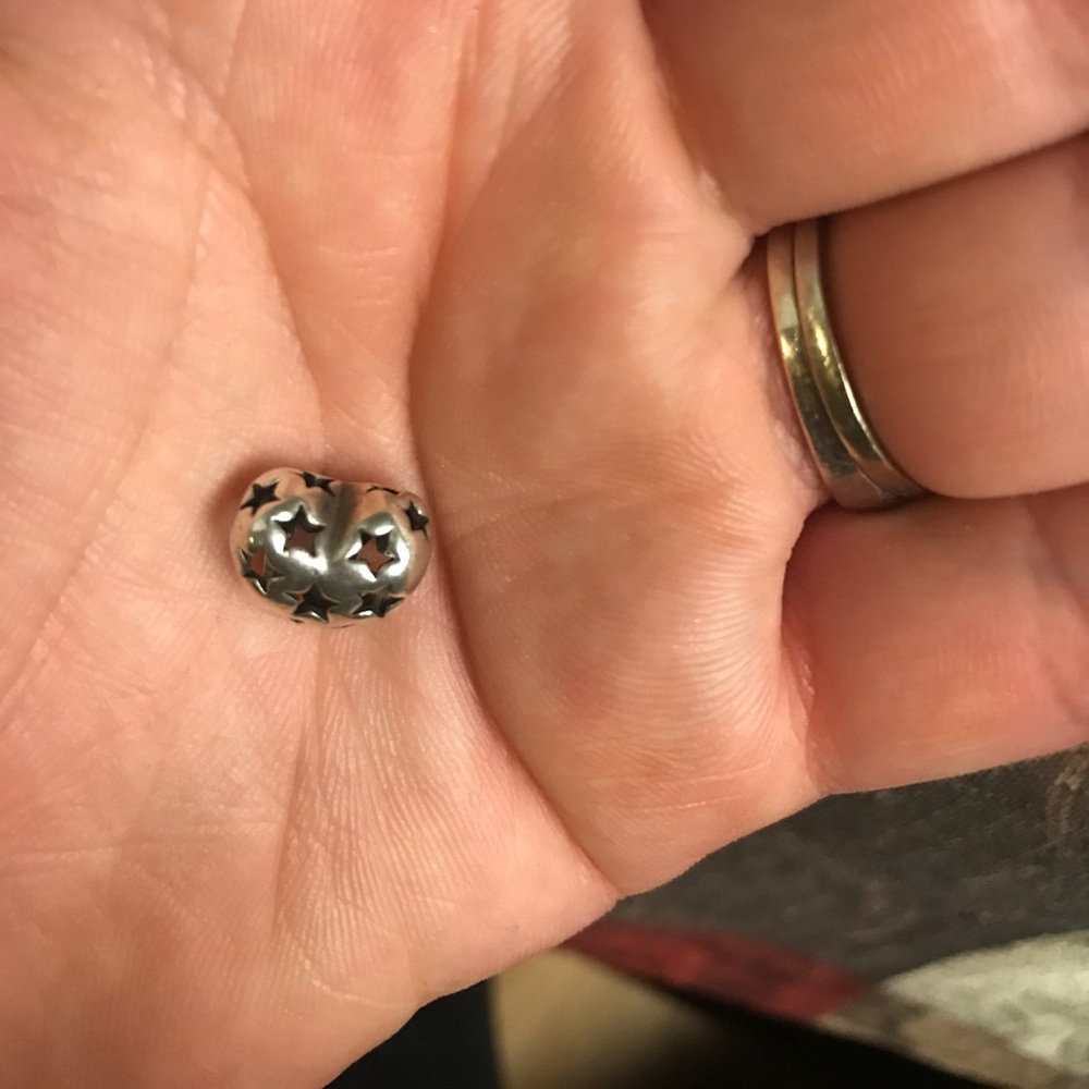 PANDORA - Picture 3 of 5