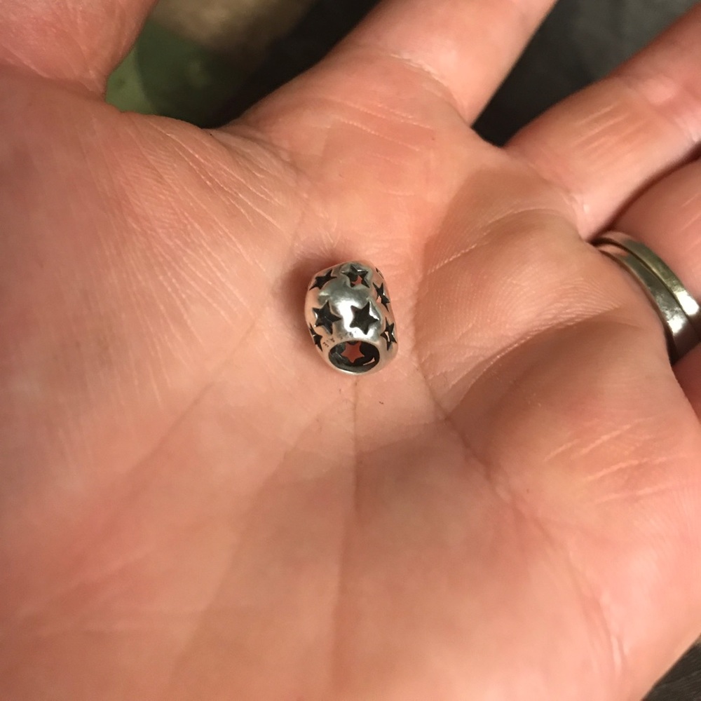 PANDORA - Picture 5 of 5